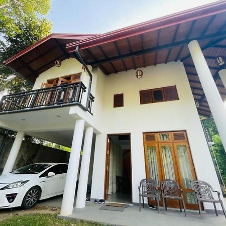 Hermitage Villa Kandy Exterior photo